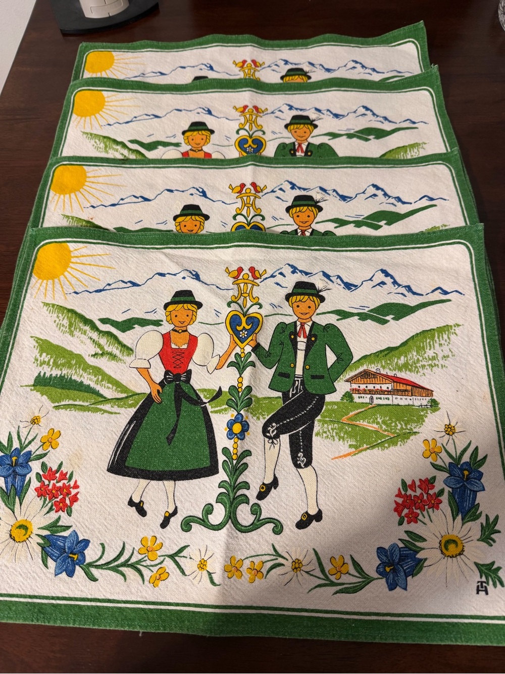 : Lot of 4 Vintage Piepmatz German Bavarian Folk Art Tea Towels Placemats